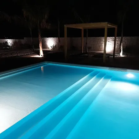 Cirera Sicily Lantställe Marzamemi